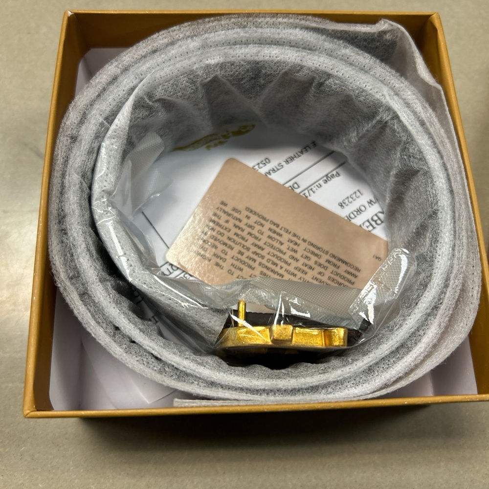 COPY - Burberry belt
Thin Reversible Check TB - Picture 2 of 4